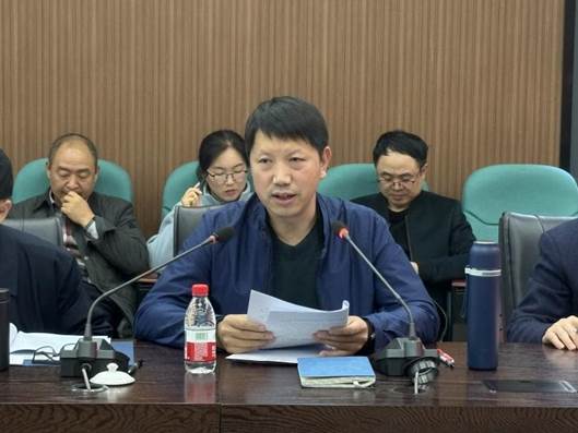 639498a2ebf1b45d4b1f2b29928124c7